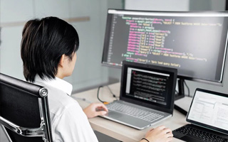 启东 ,php声明和调用变量的符号是什么？